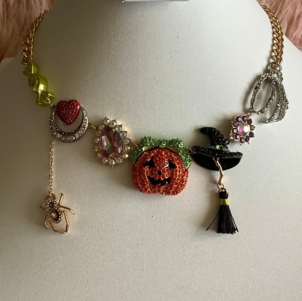 Betsey Johnson Halloween Charm Necklace, 16 inch Chain with‎ 3 inch Extender